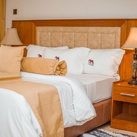 Leyshof Hotel Мванза Екстериор снимка
