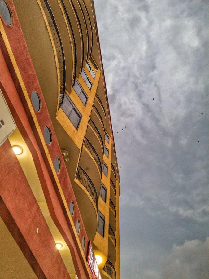 Leyshof Hotel Мванза Екстериор снимка