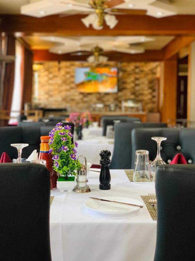Leyshof Hotel Мванза Екстериор снимка