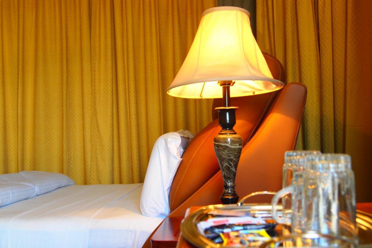 Leyshof Hotel Мванза Екстериор снимка