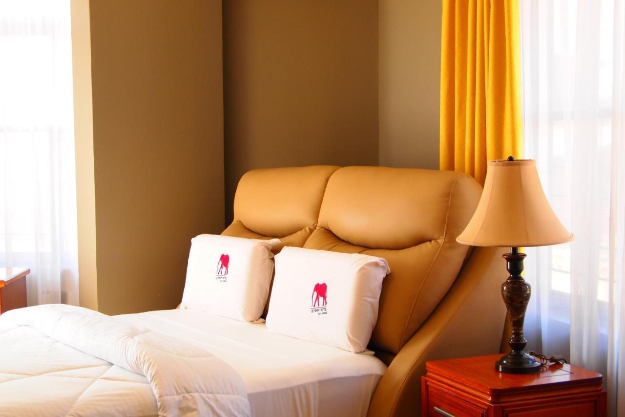Leyshof Hotel Мванза Екстериор снимка