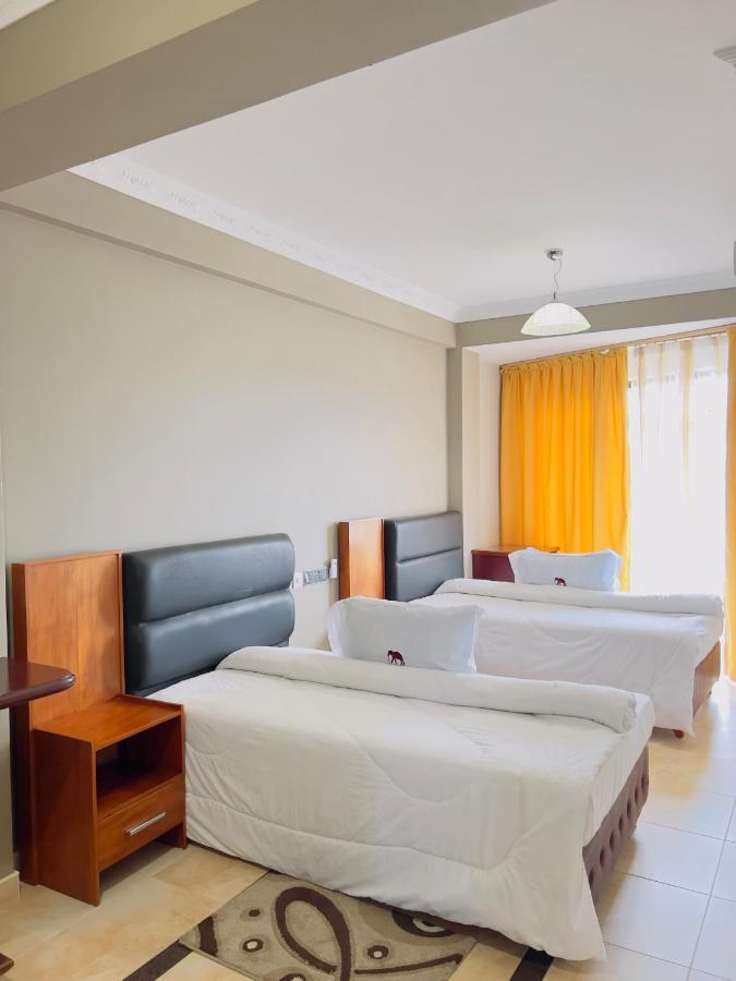 Leyshof Hotel Мванза Екстериор снимка
