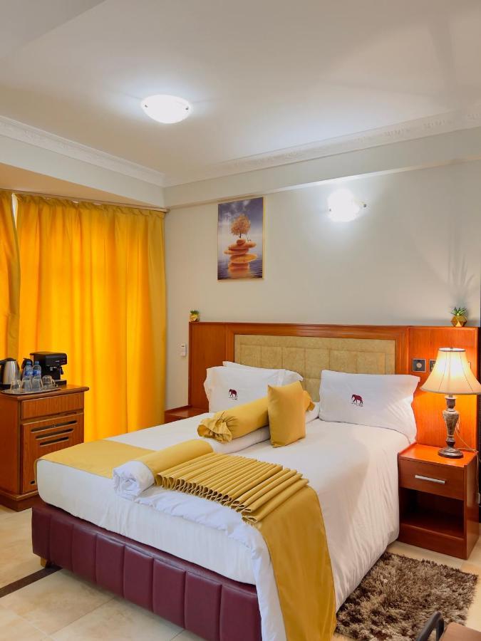 Leyshof Hotel Мванза Екстериор снимка