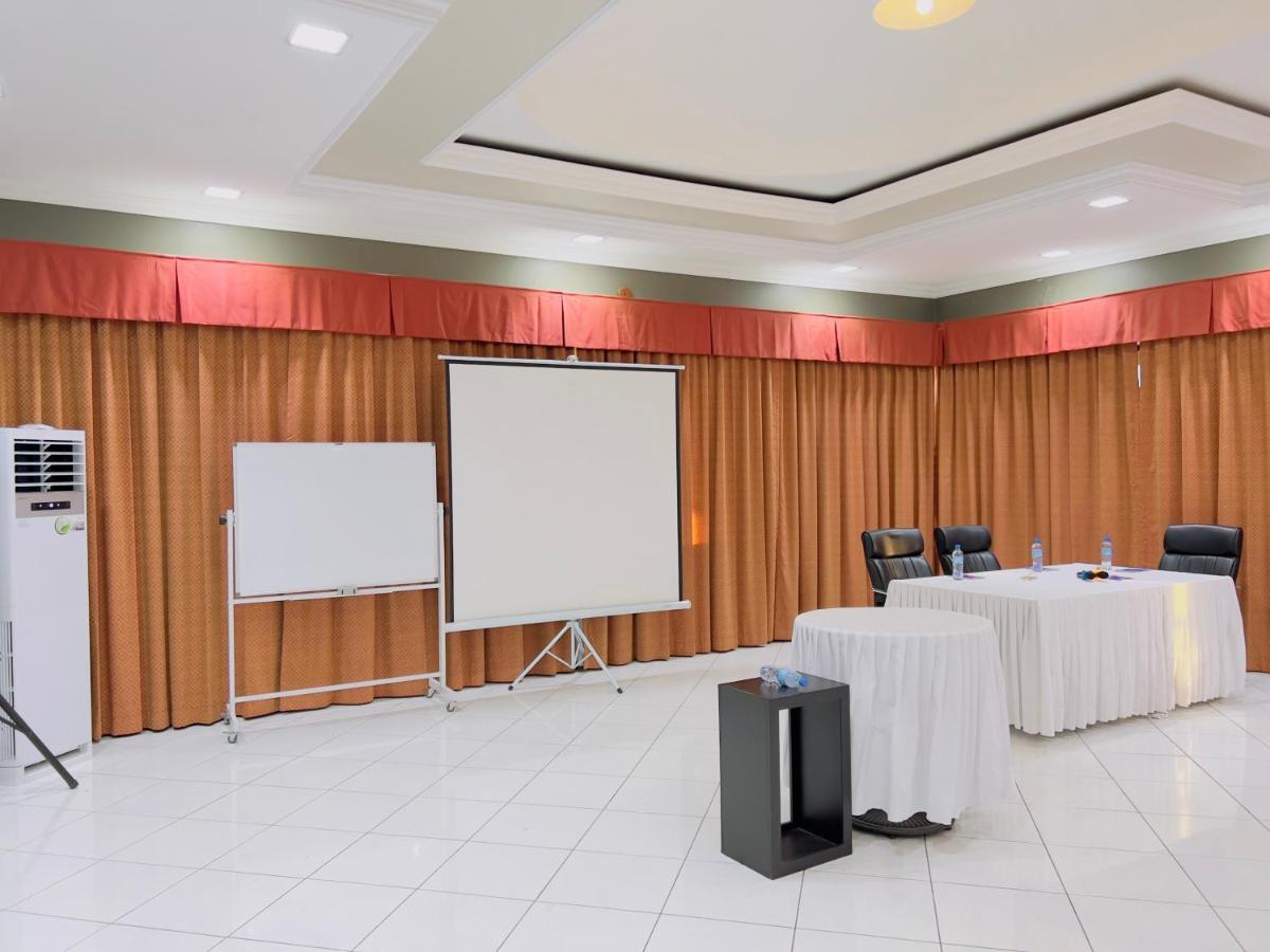 Leyshof Hotel Мванза Екстериор снимка