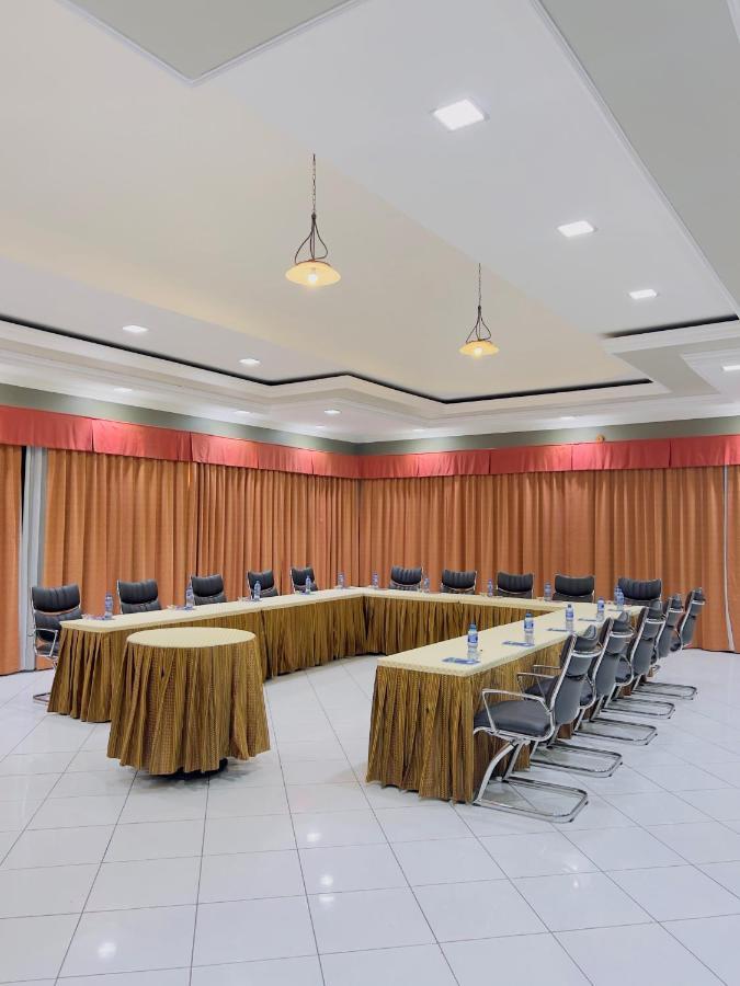 Leyshof Hotel Мванза Екстериор снимка